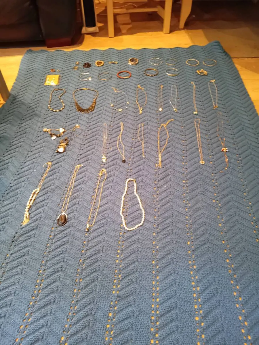 Costume jewelery bundle - Image 1