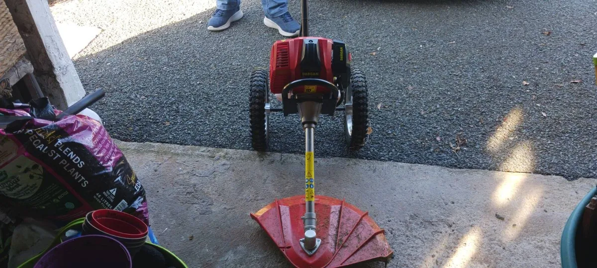 Dargan 50cc Wheeled Grass Strimmer / Trimmer - Image 2