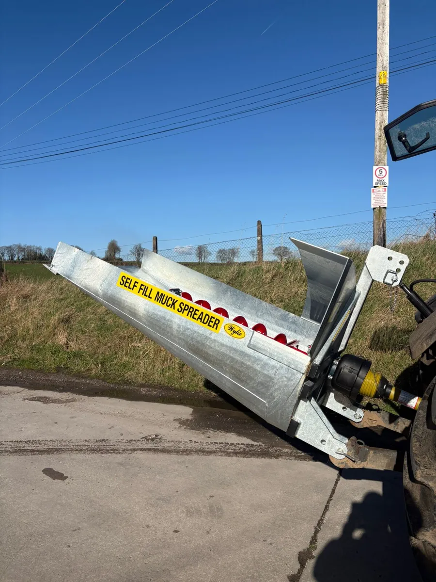 Wylie Self Fill Muck Spreader - Image 1
