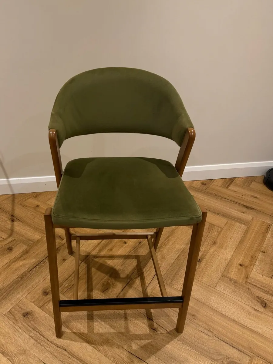 X2 olive velvet and oak bar stool - Image 4