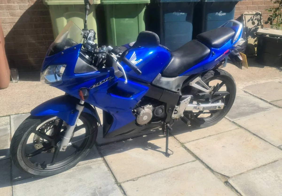 😱2005 125 Honda CBR - Image 2