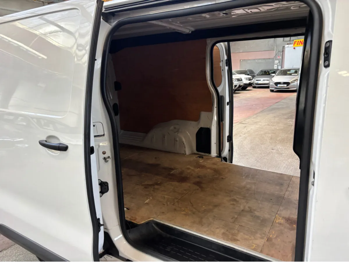 Opel Vivaro 1.5 lwb 6 speed 3 seater €13820 - Image 3