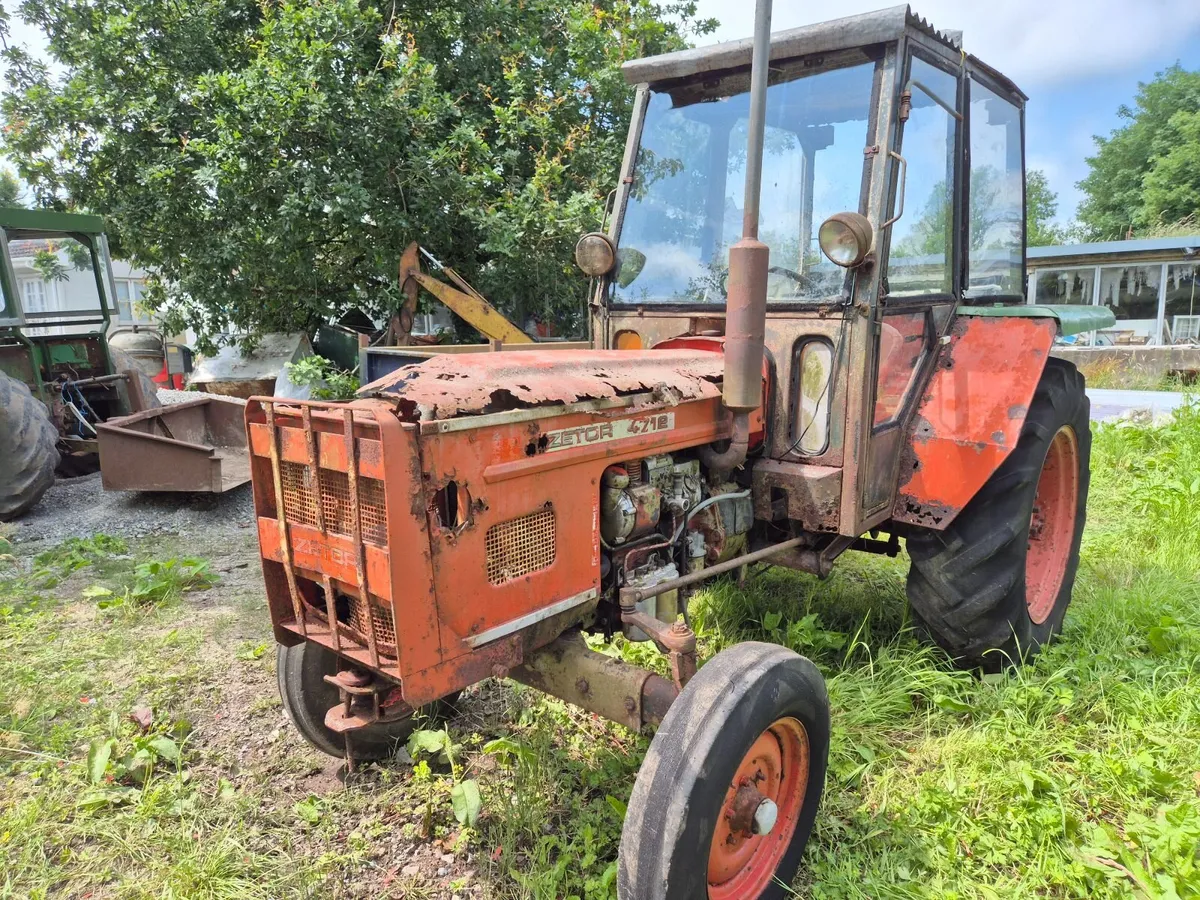 Vintage Tractors - Image 3