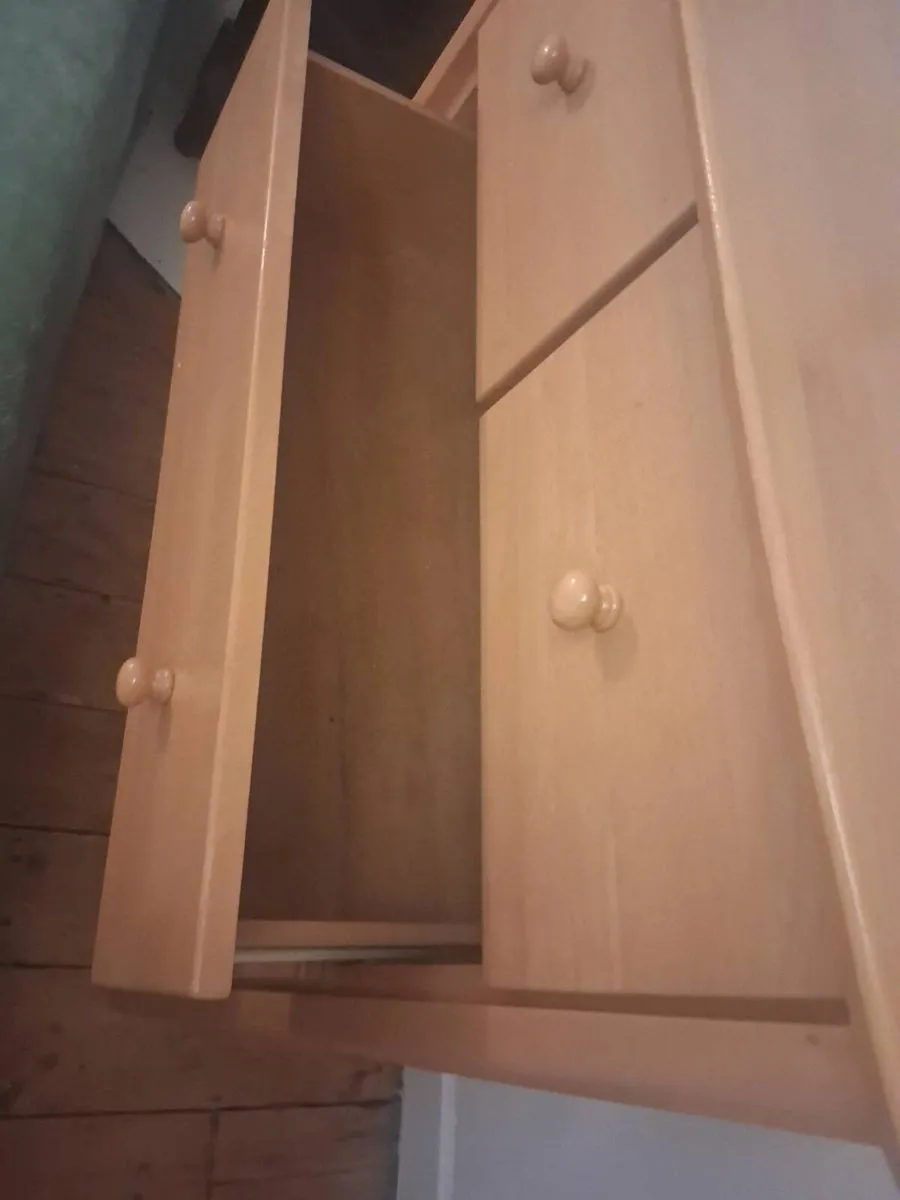 Chest of drawers - Image 1