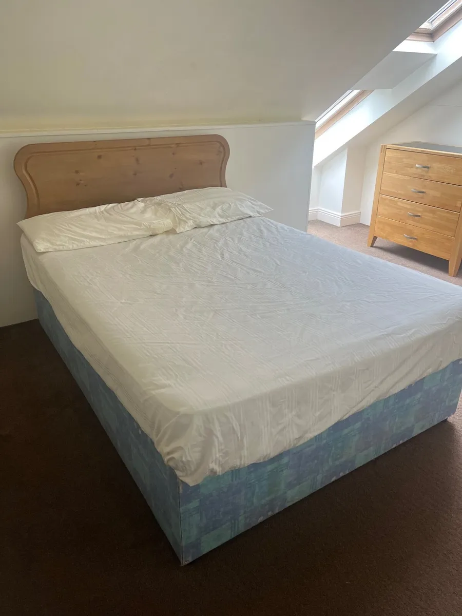 Beds and Tables - Image 2