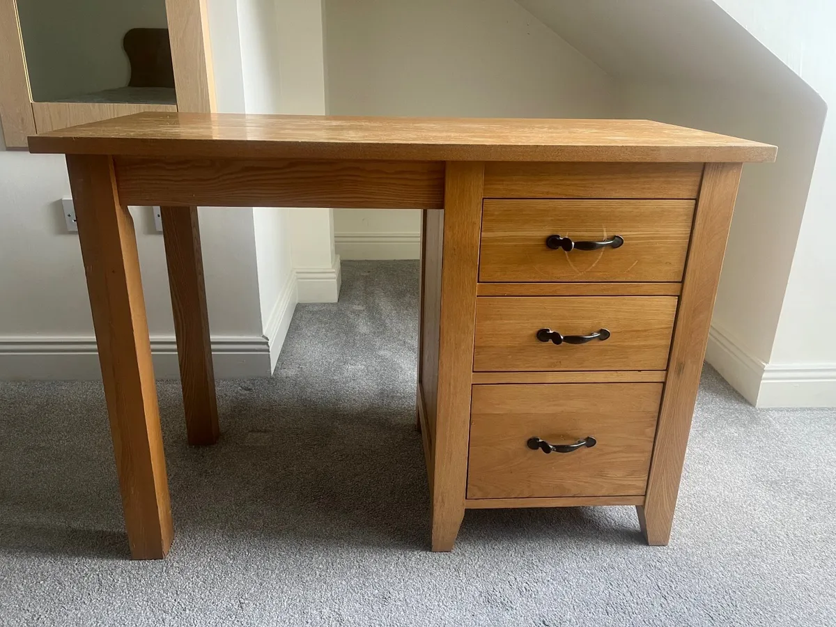 Beds and Tables - Image 3