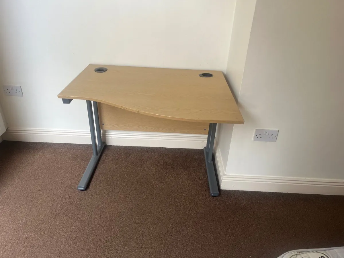 Beds and Tables - Image 4