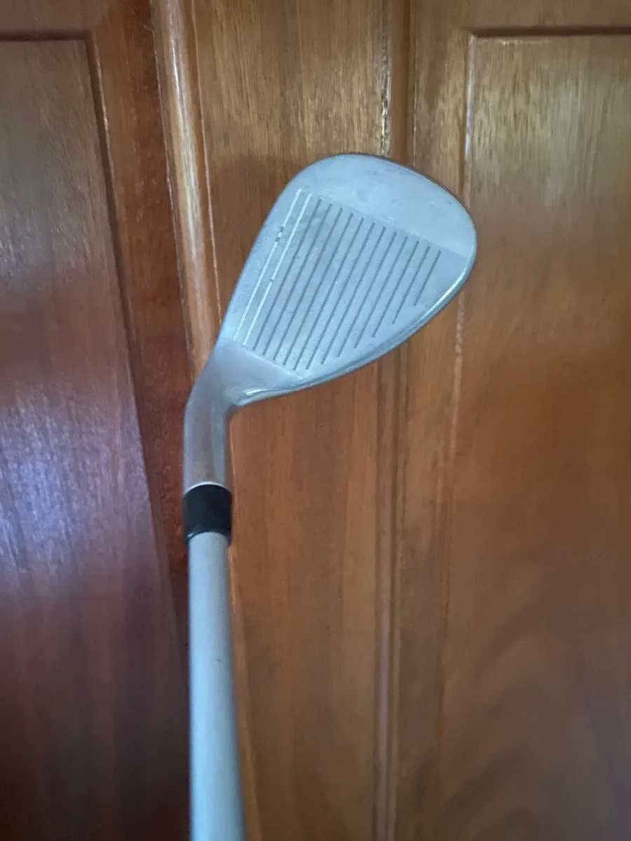 Ladies Callaway REVA Sand Wedge Graphite Shafted - Image 2