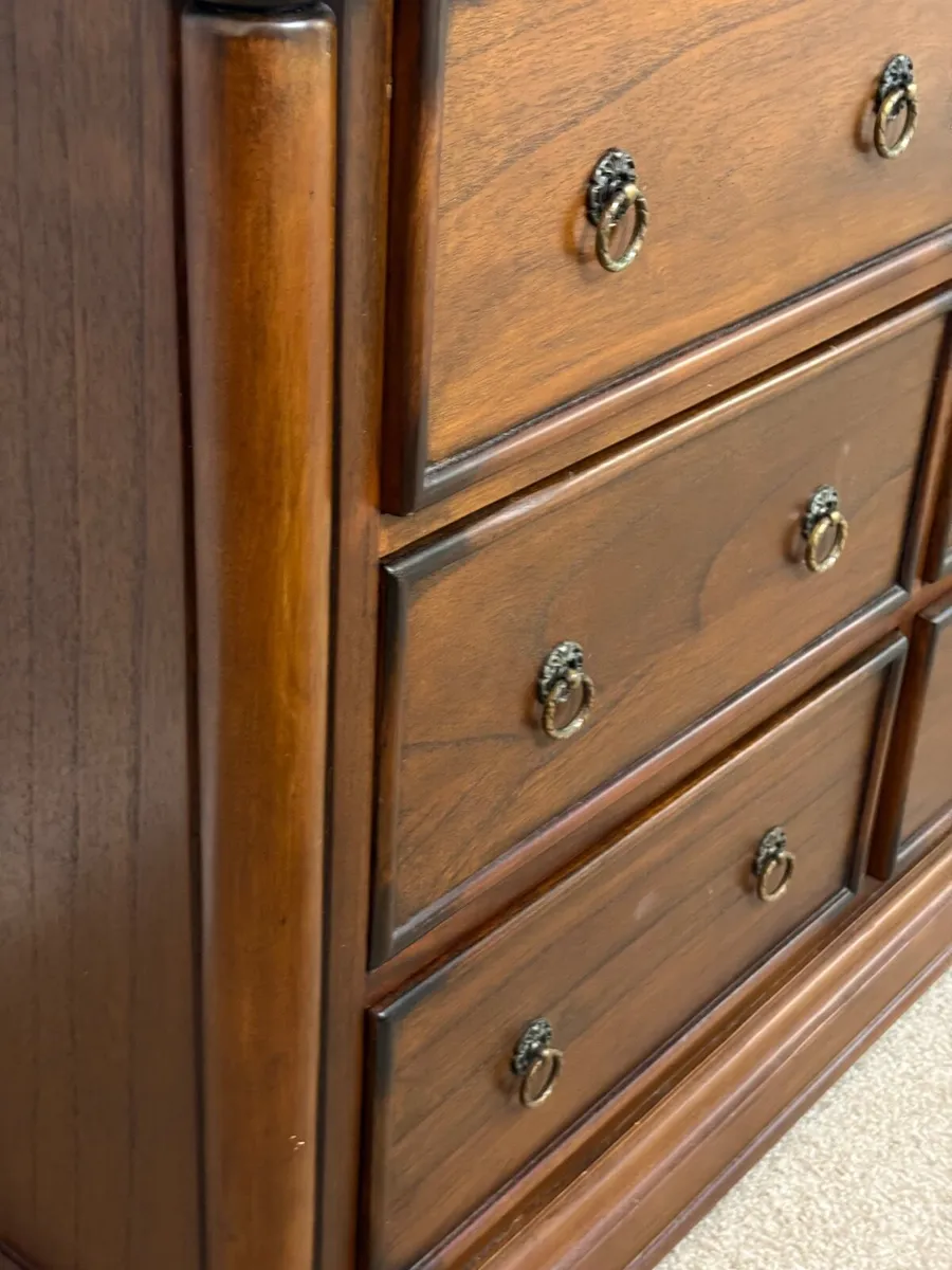 Bedroom suite of furniture - Image 2