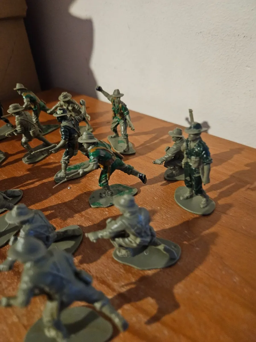 Vintage Airfix WW2 Australian Soldiers 1.32 - Image 4