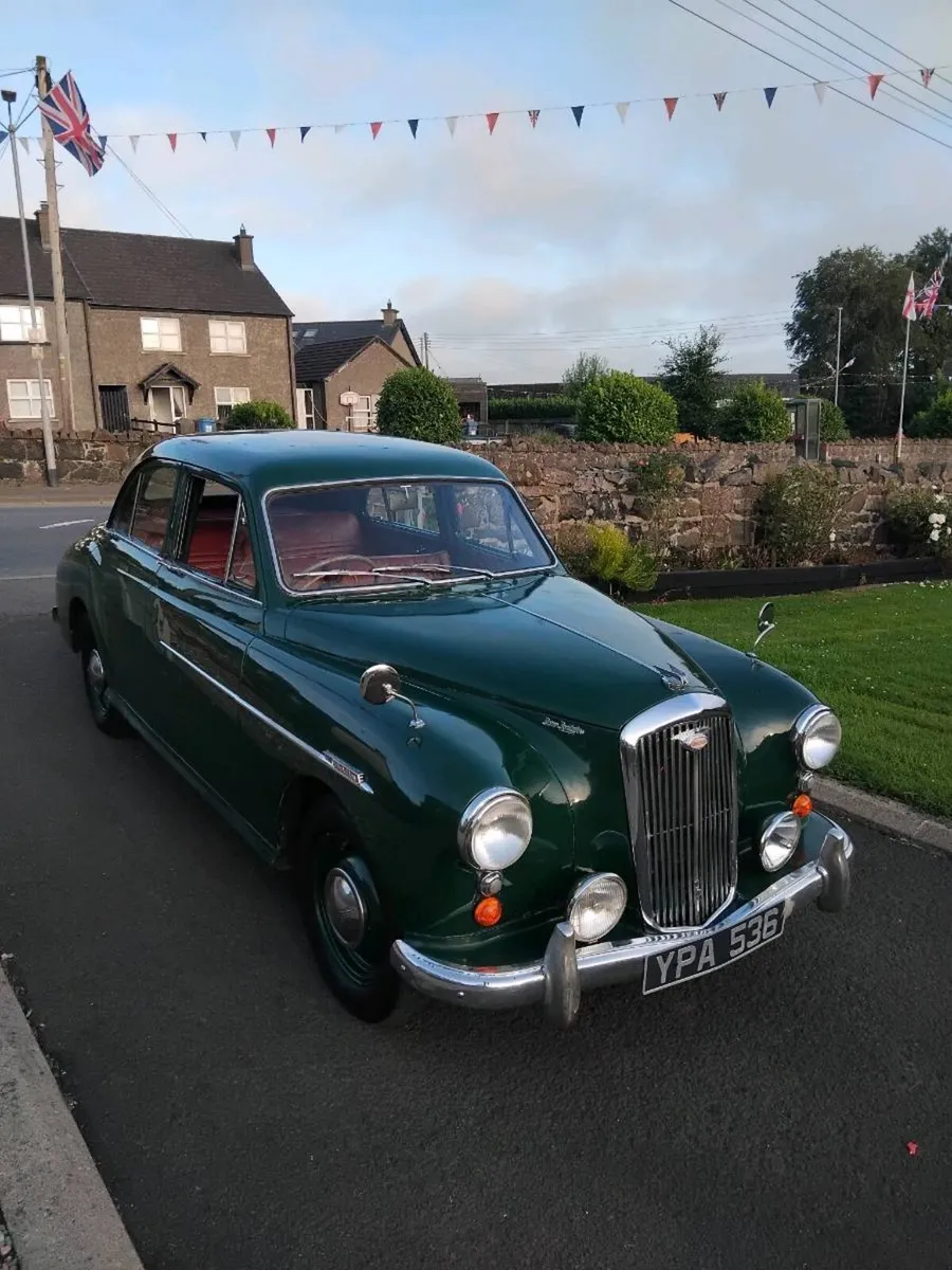 Vintage cars - Image 2