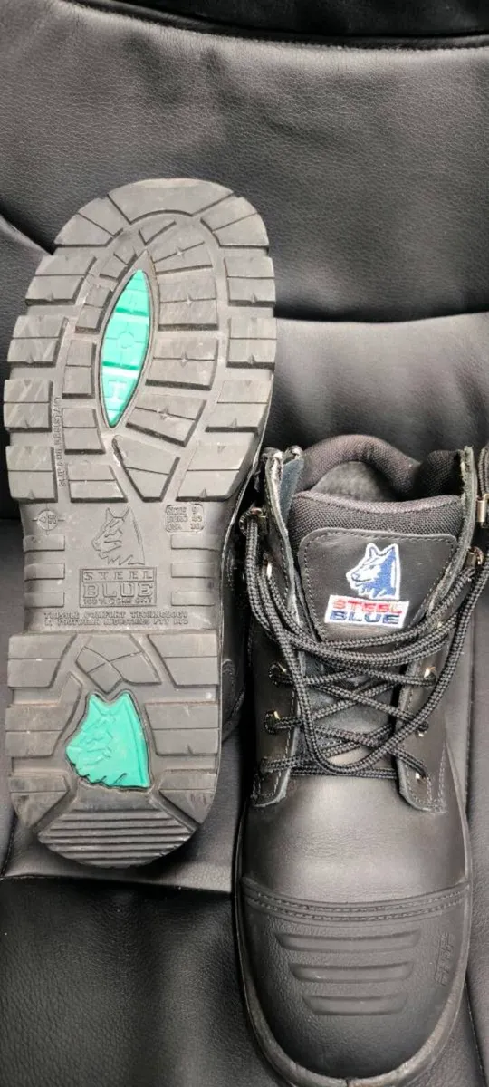 Boots - Image 1