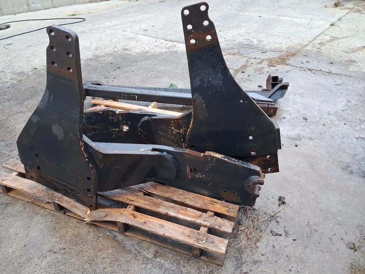 Quicke Valmet 8150 Loader Brackets - Image 3