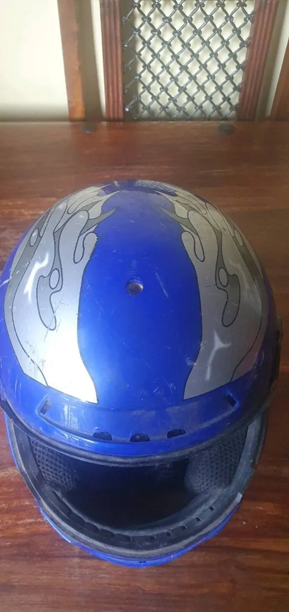 computer xbox tv stand  controller helmets - Image 3