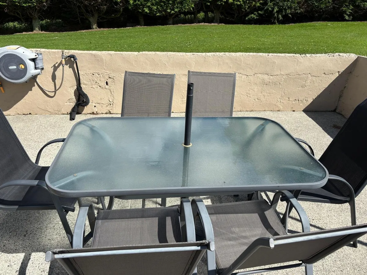 Garden table, chairs and umbrella set - Image 3