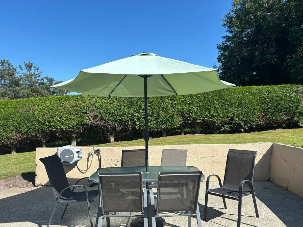 Garden table, chairs and umbrella set - Image 4