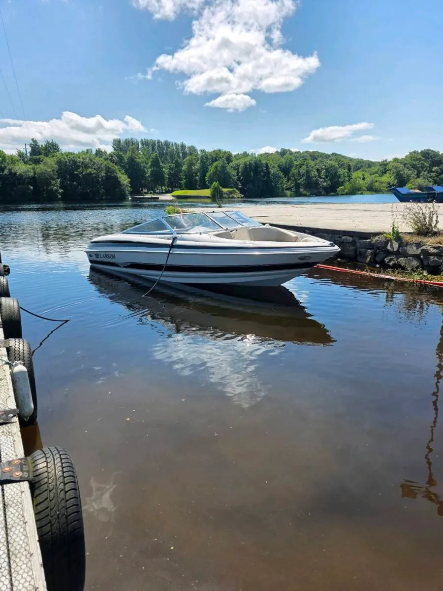 Larson 190 lxi bowrider speedboat - Image 2