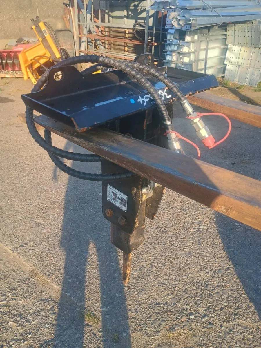 Rock Breaker to 0.5-2 ton mini machine (New/Unused - Image 2