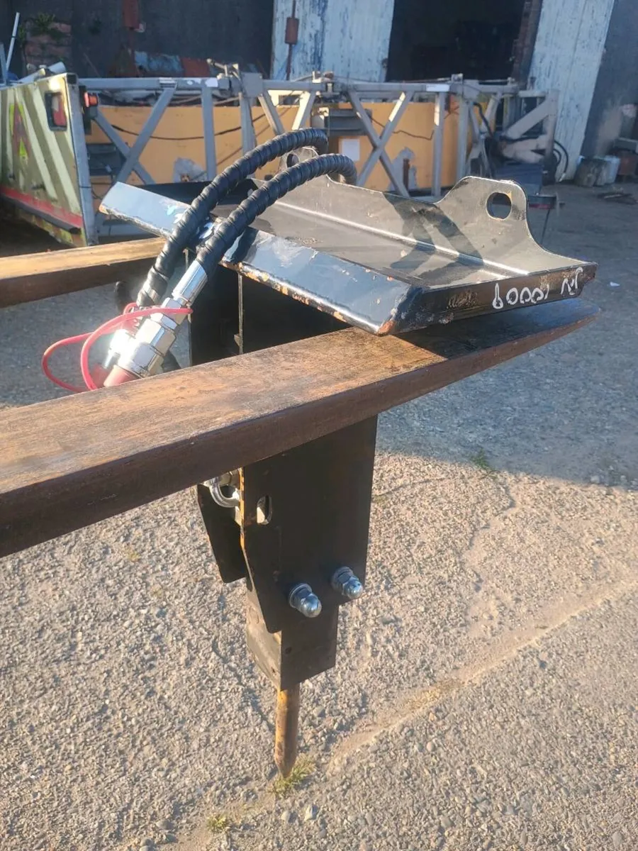 Rock Breaker to 0.5-2 ton mini machine (New/Unused - Image 3