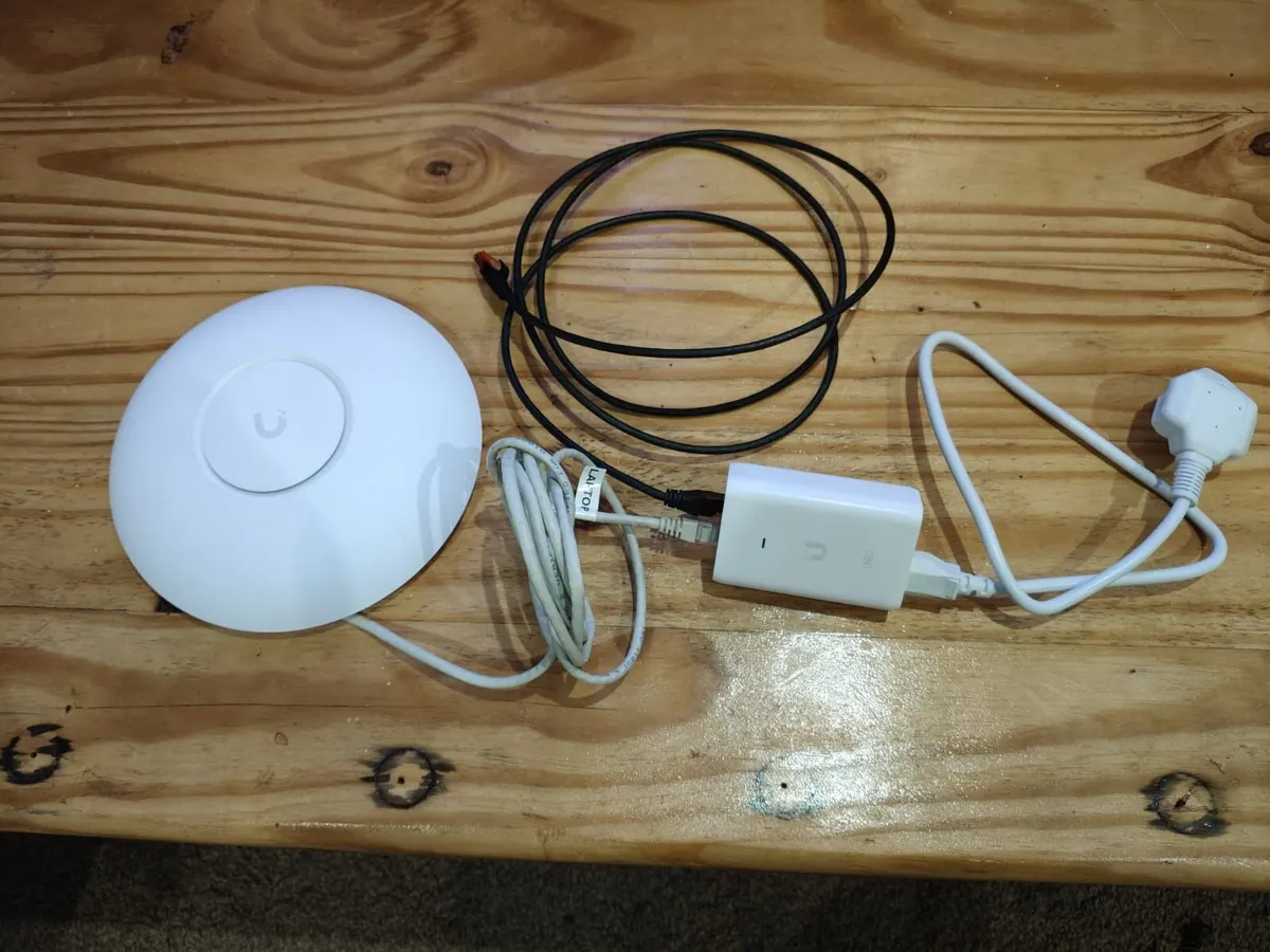 Ubiquiti UniFi U7 Pro Wi-Fi 7 Access Point with Po - Image 2