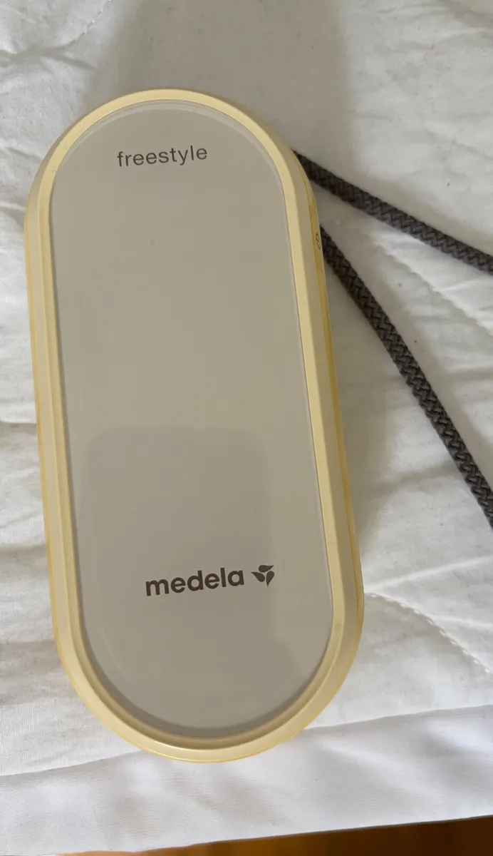 Medela Freestyle Flex double breast pump - Image 2