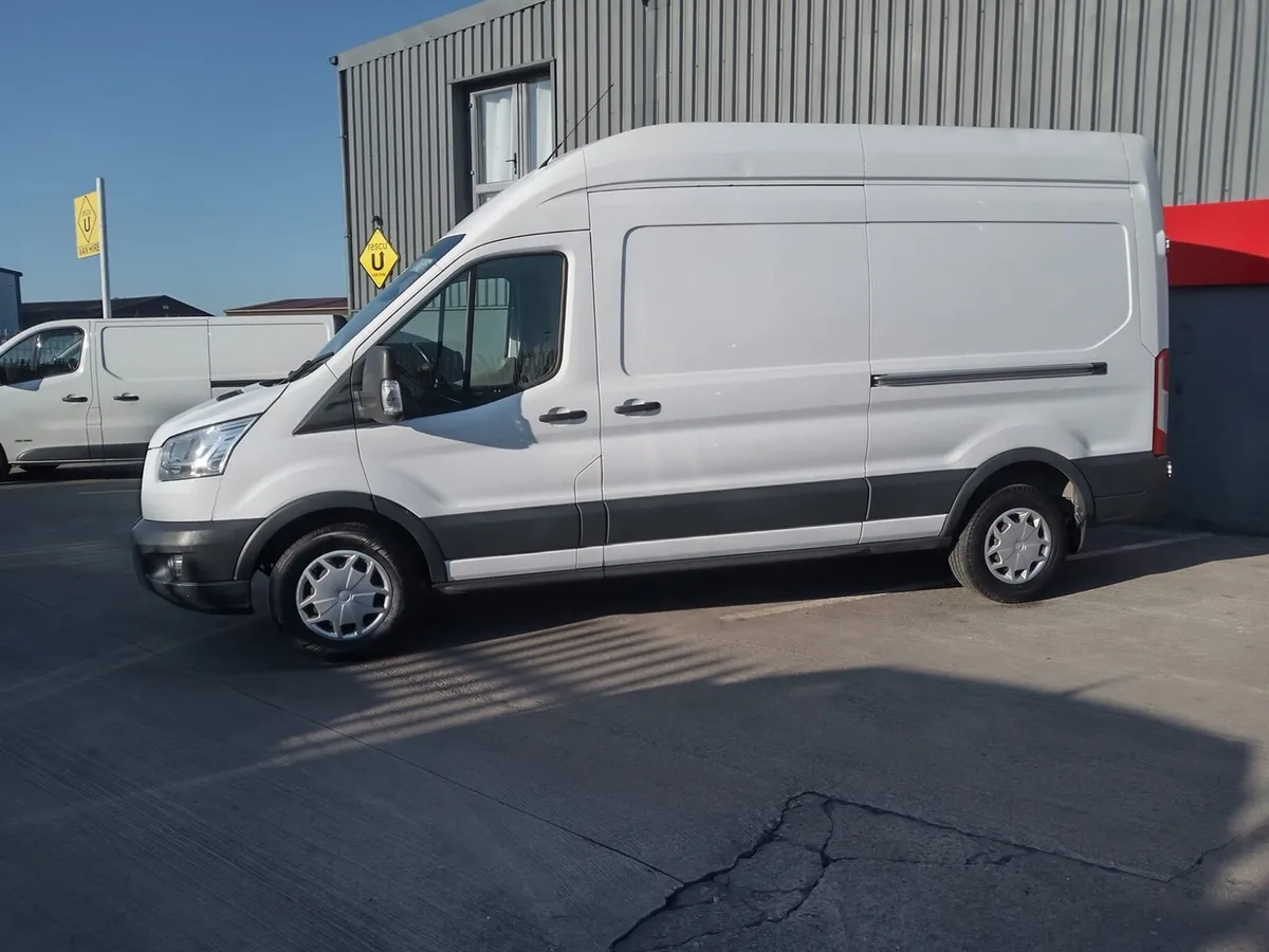 Ford Transit 350L Trend - Image 4