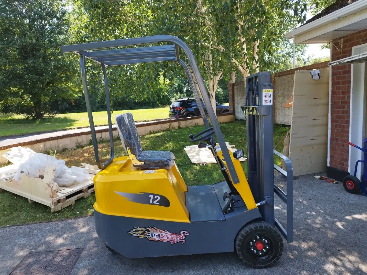 Electric Forklift - Image 3