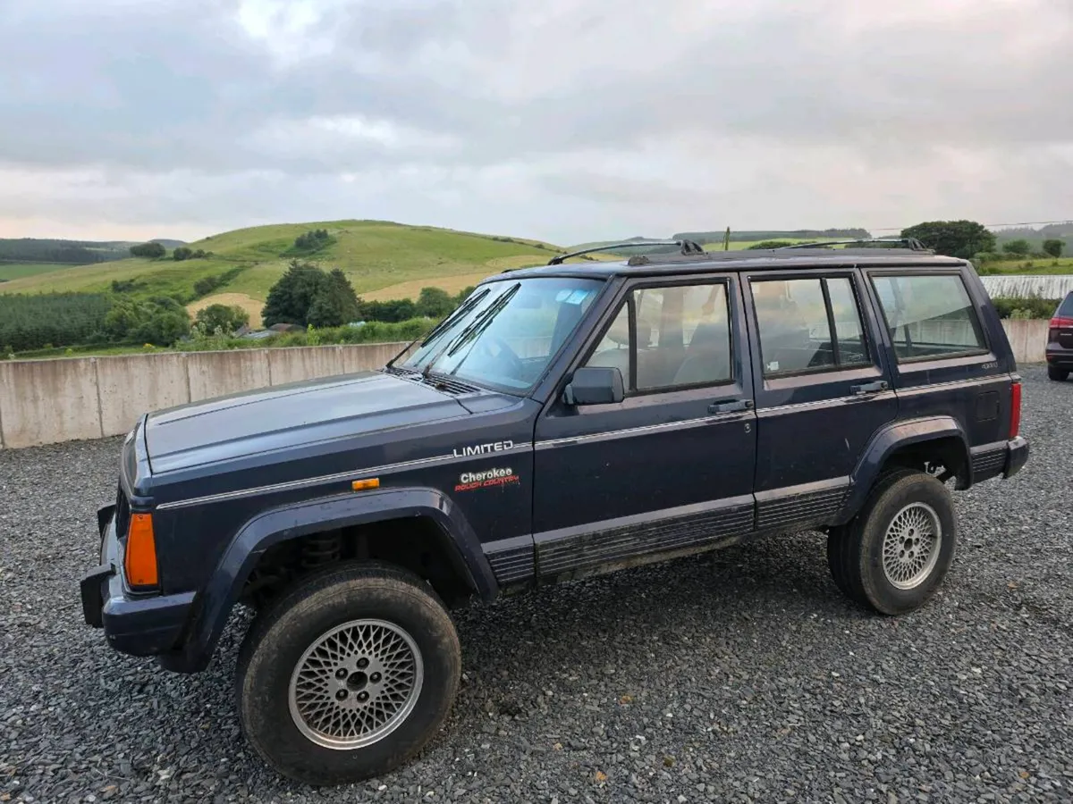 CHEROKEE LIMITED [4 LITRE PETROL] - Image 1
