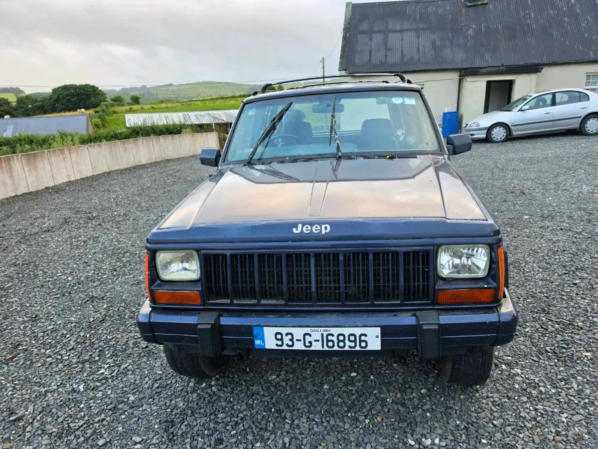 CHEROKEE LIMITED [4 LITRE PETROL] - Image 4