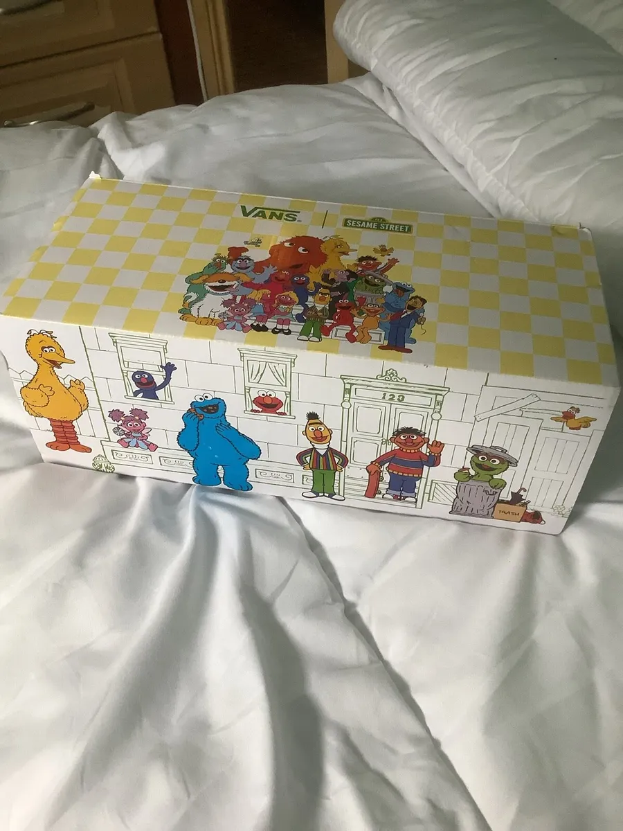Sesame Street Vans size 6. - Image 2