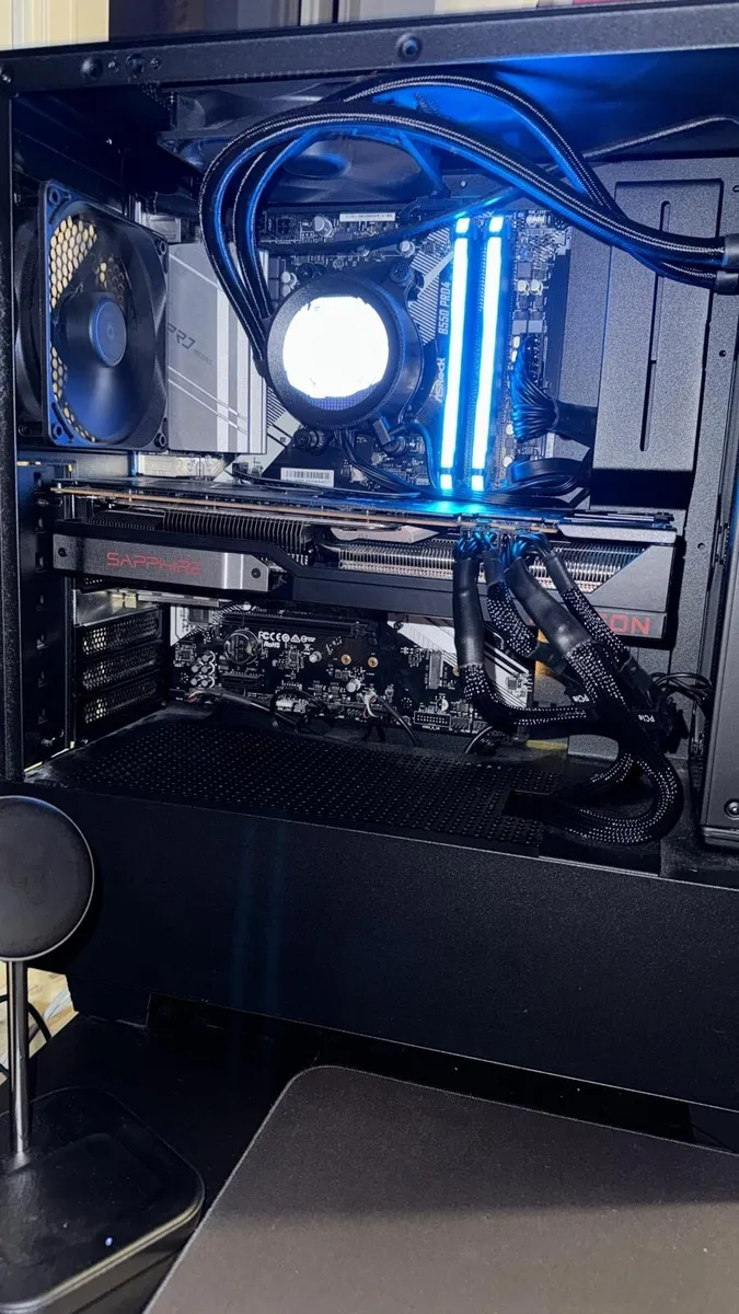 Gaming PC + Peripherals - Image 1