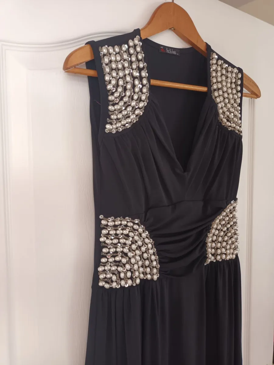 A beautiful black dress - Image 2