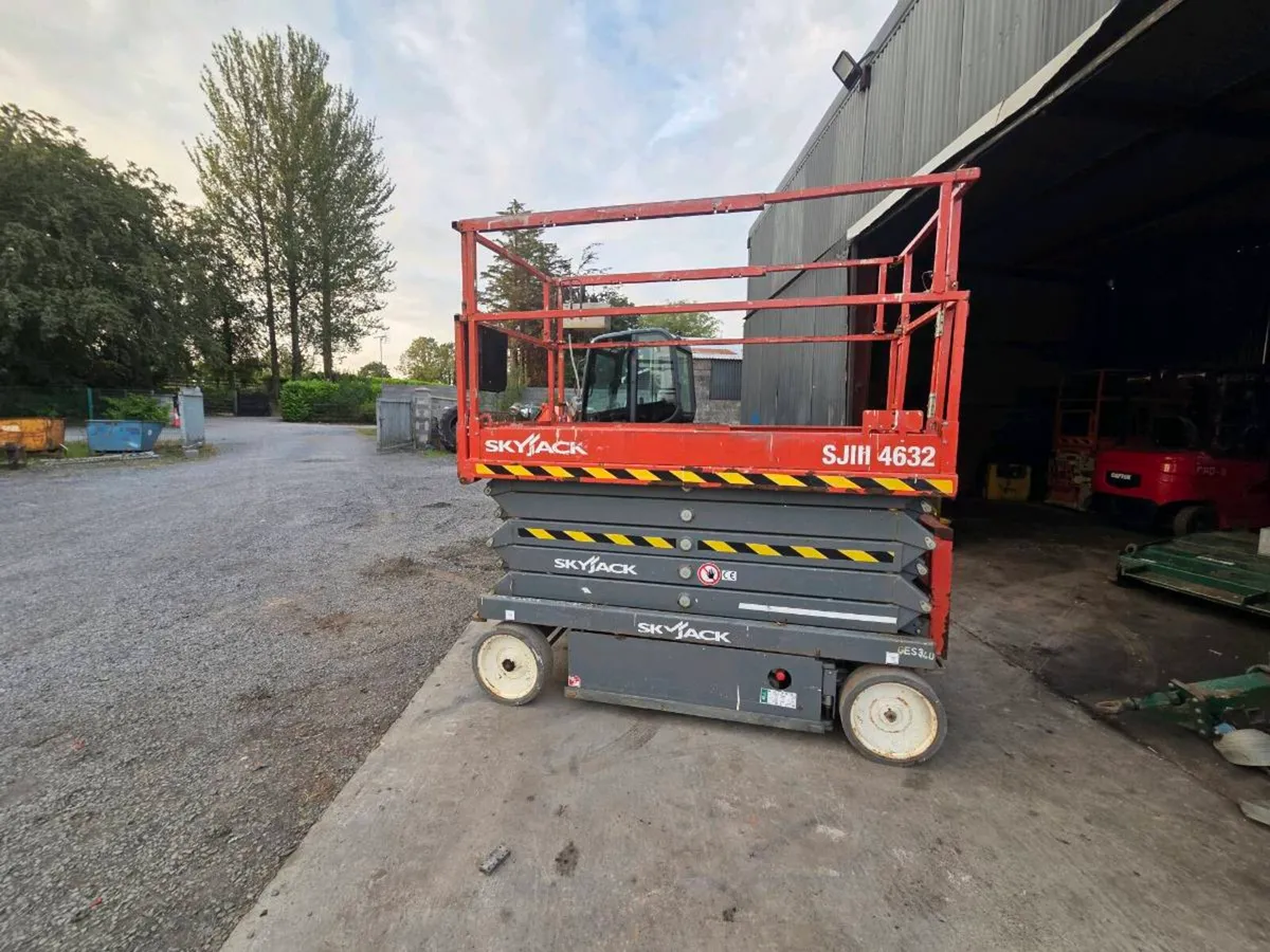 Scissors lift - Image 1