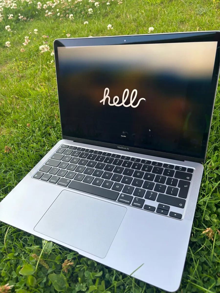 MacBook Air 2020 13.3” | M1 8GB | 256GB SSD - Image 1