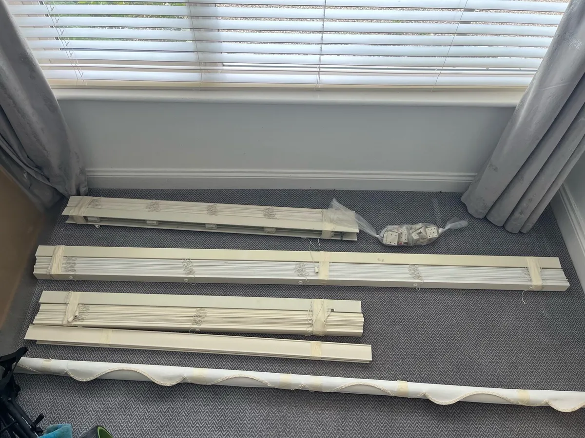 Venetian Blinds x3 (cream) - Image 1