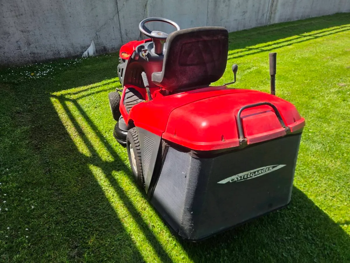 Castle Gardens hydro lawnmower for sale - Image 3