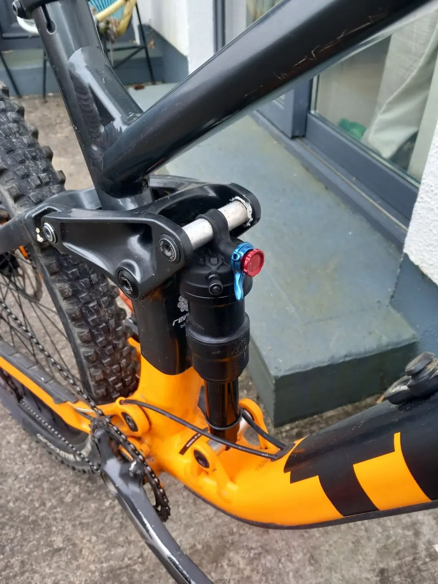 Trek Fuel Ex 5 Mountain Bike - Image 3