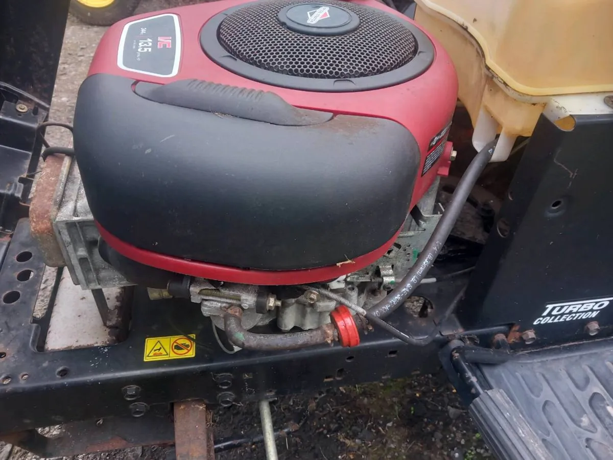 Briggs and Stratton engine for sale - Image 3