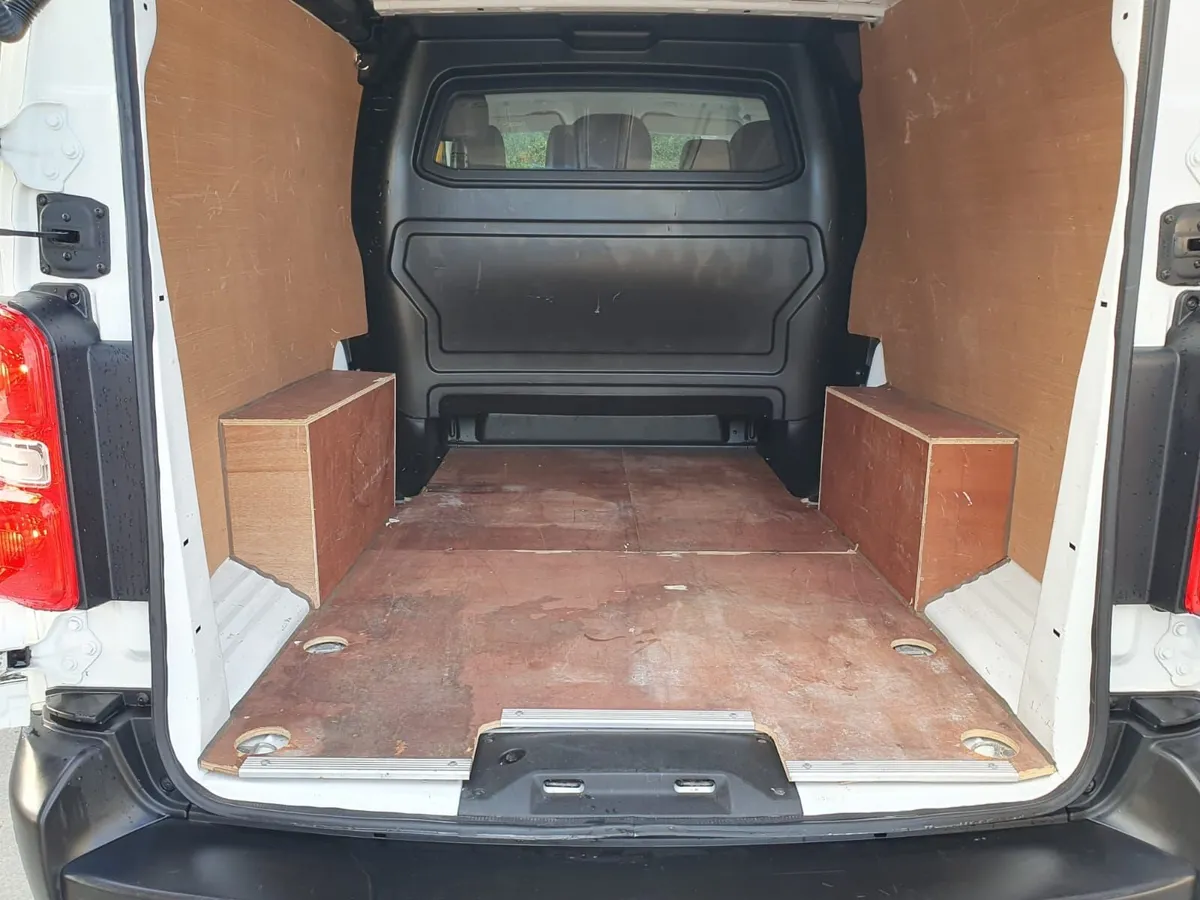 Citroen Dispatch crew cab/day/surf van 2020 - Image 4