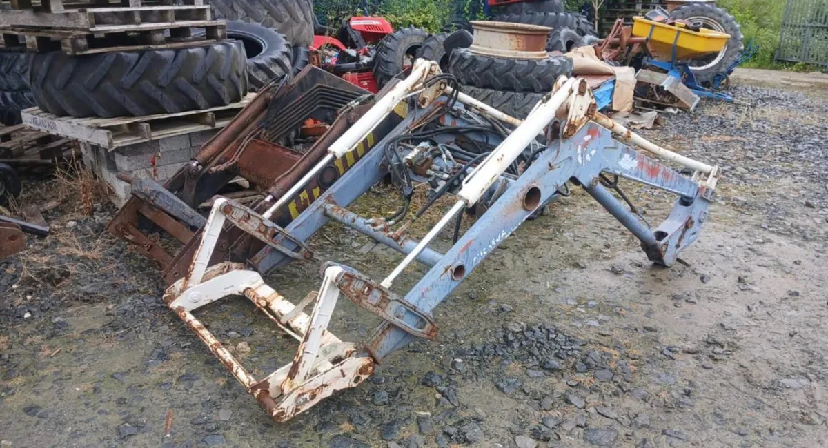 Rossmore Loader to Suit 390 etc. - Image 1
