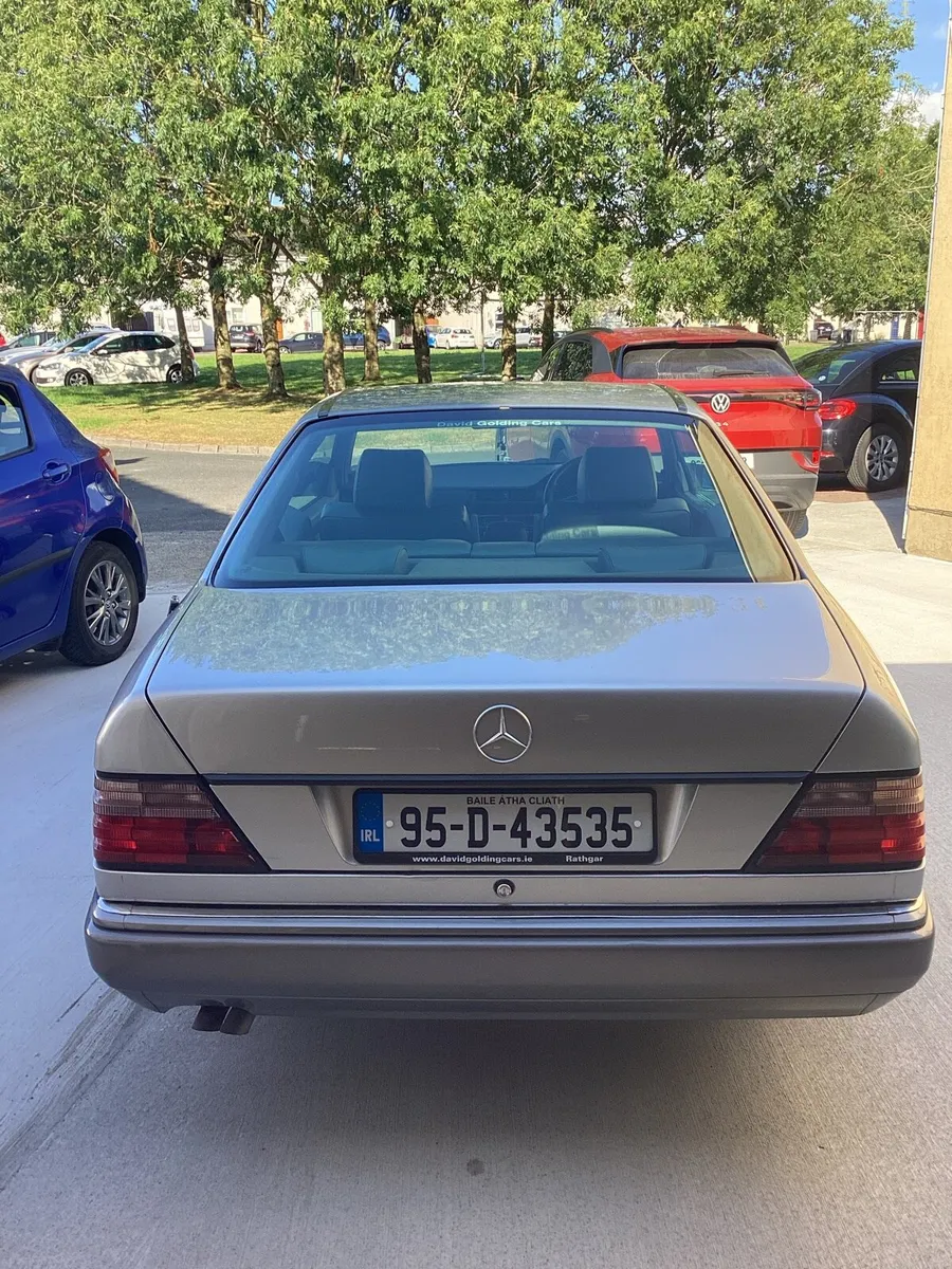 Mercedes Coupe - Image 2