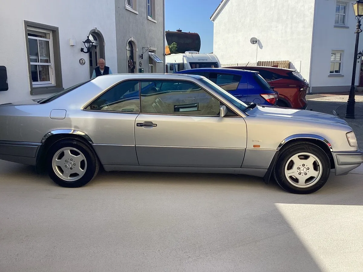 Mercedes Coupe - Image 3