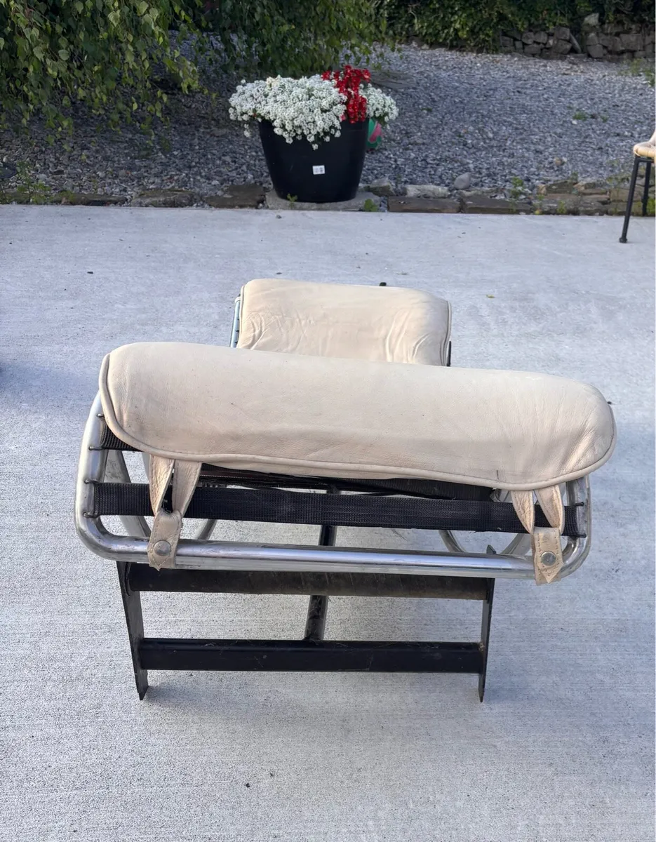 LC4 Chaise Lounge - Image 4