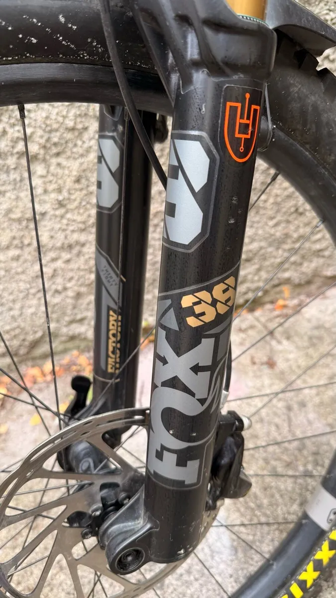 YT CAPRA core 5 Full Suspension Mountain Bike - Image 2