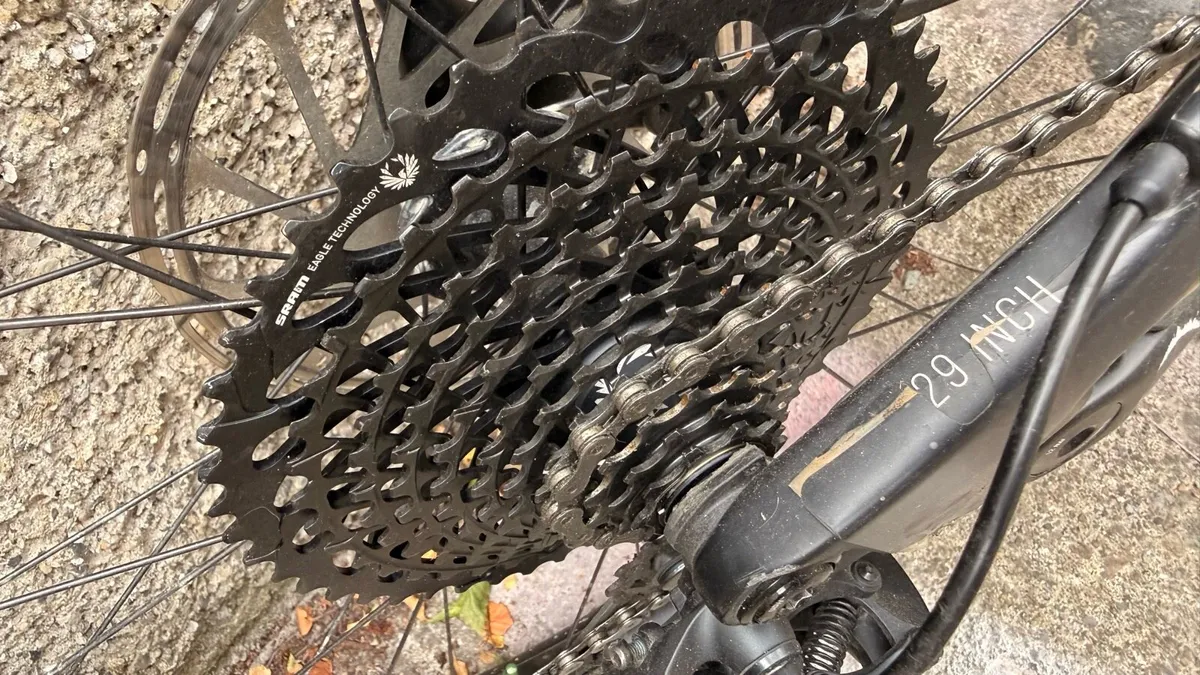 YT CAPRA core 5 Full Suspension Mountain Bike - Image 4