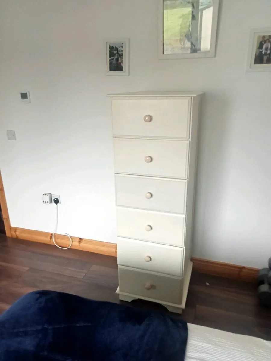 Chest of drawers - Image 1