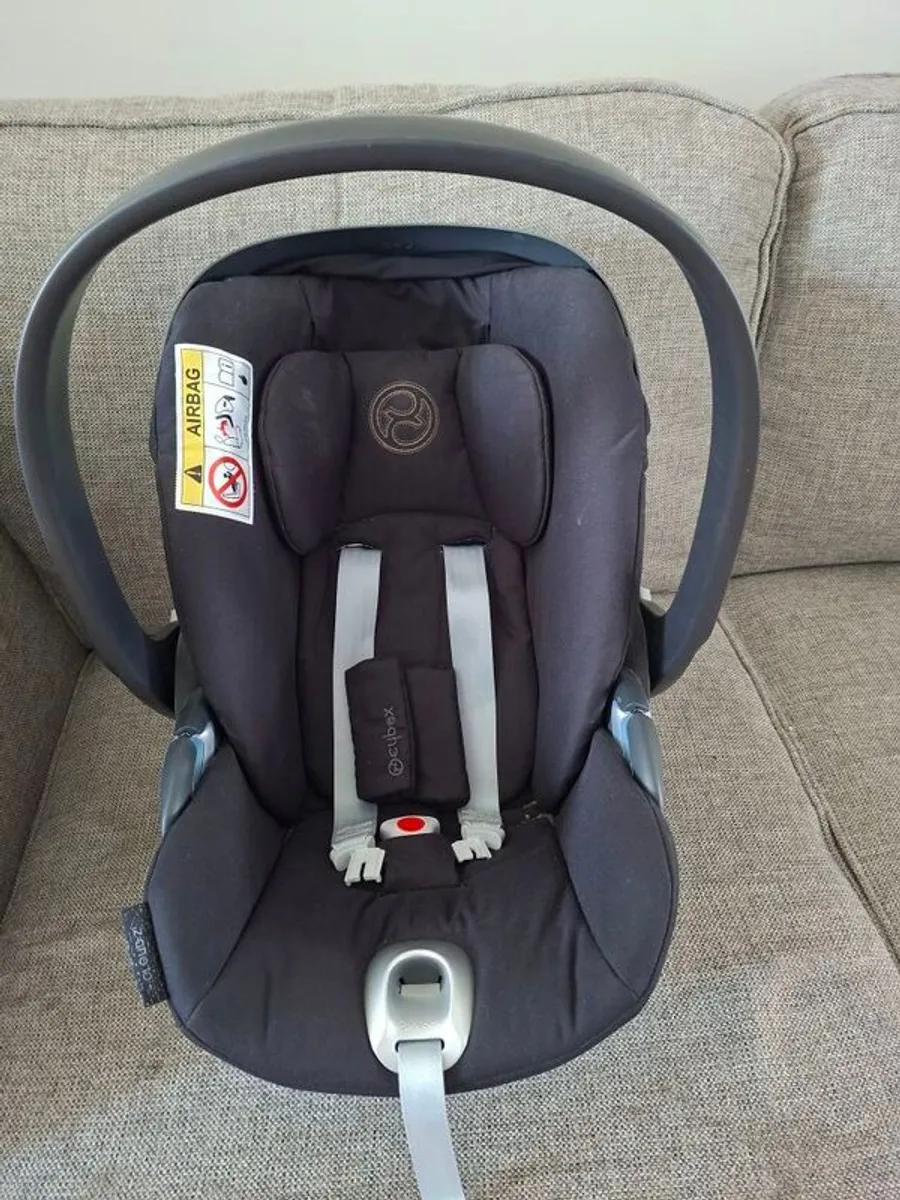 Cybex Cloud z i-size car seat with 360 degrees rotating base - Image 1