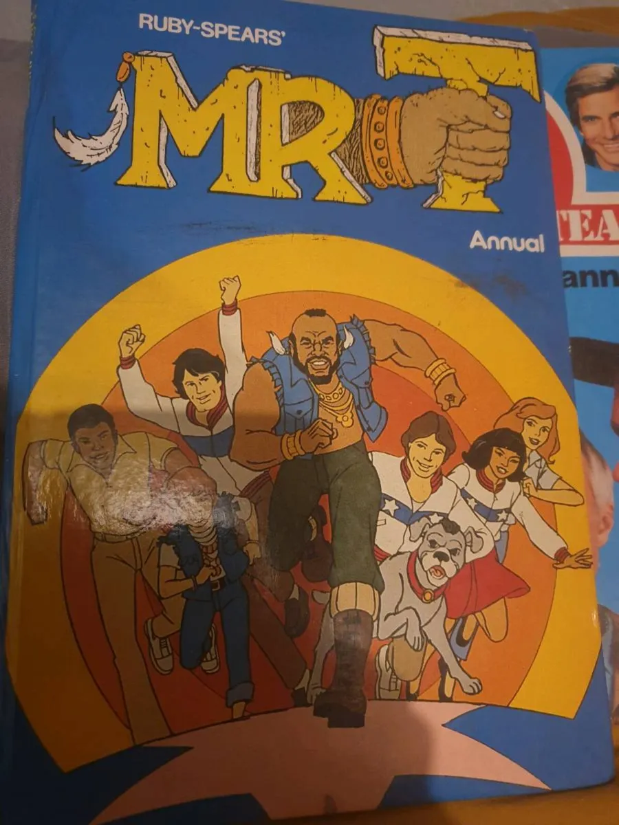3 VINTAGE BOOKS MR TEA & ELVIS SPECIAL 1984 - Image 1
