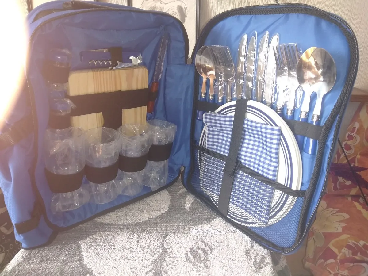 Picnic Backpack - Image 1