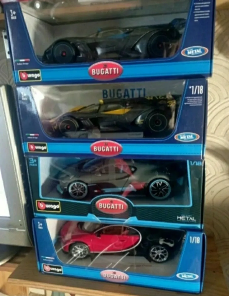 4 DIE.CAST BUGATTI MODELS ...